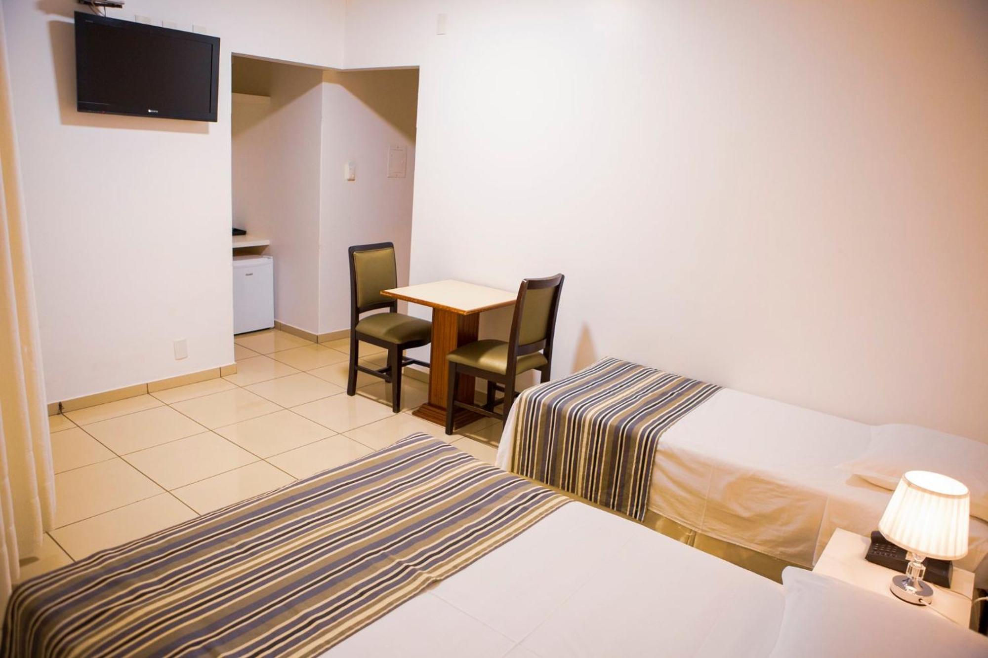 Hz Hotel Patos de Minas Extérieur photo
